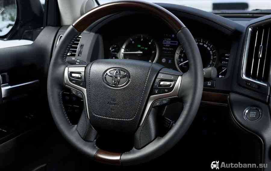 Фото панели приборов Toyota Land Cruiser 200 2016 новый Toyota Land Cruiser 200 2016 фото