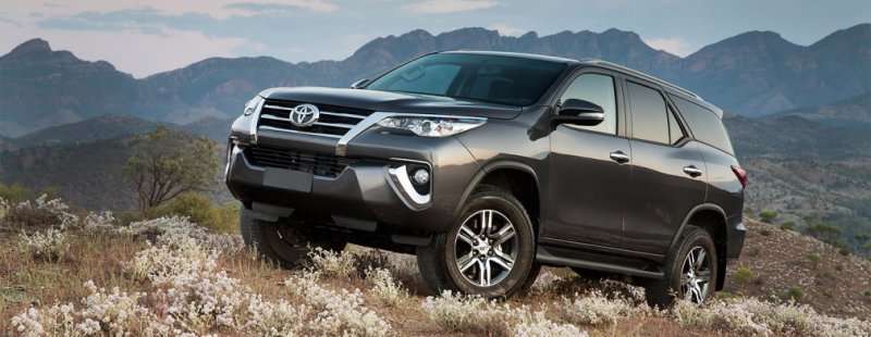 Экстерьер второго поколения Фортунер Toyota Fortuner 2017 цена в России характеристики