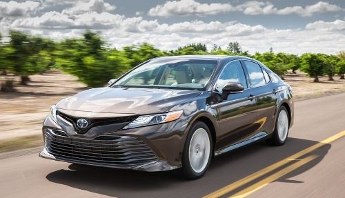 Новый Toyota Camry V70 ценf японской автоновинки 2018 года в России по фото