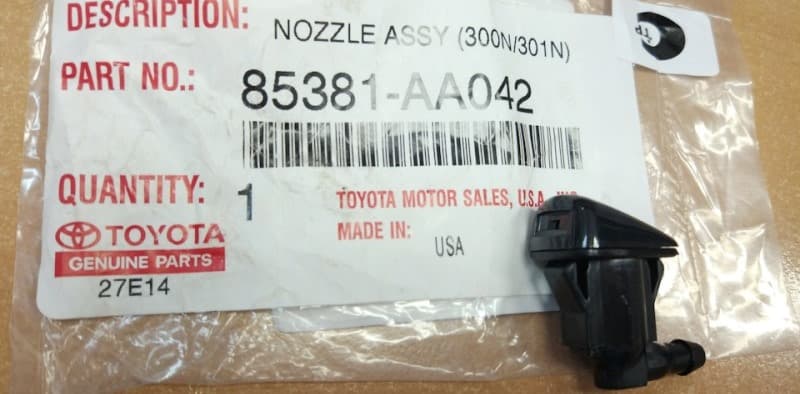 Toyota 85381-AA042 купить веерную форсунку омывателя лобового
